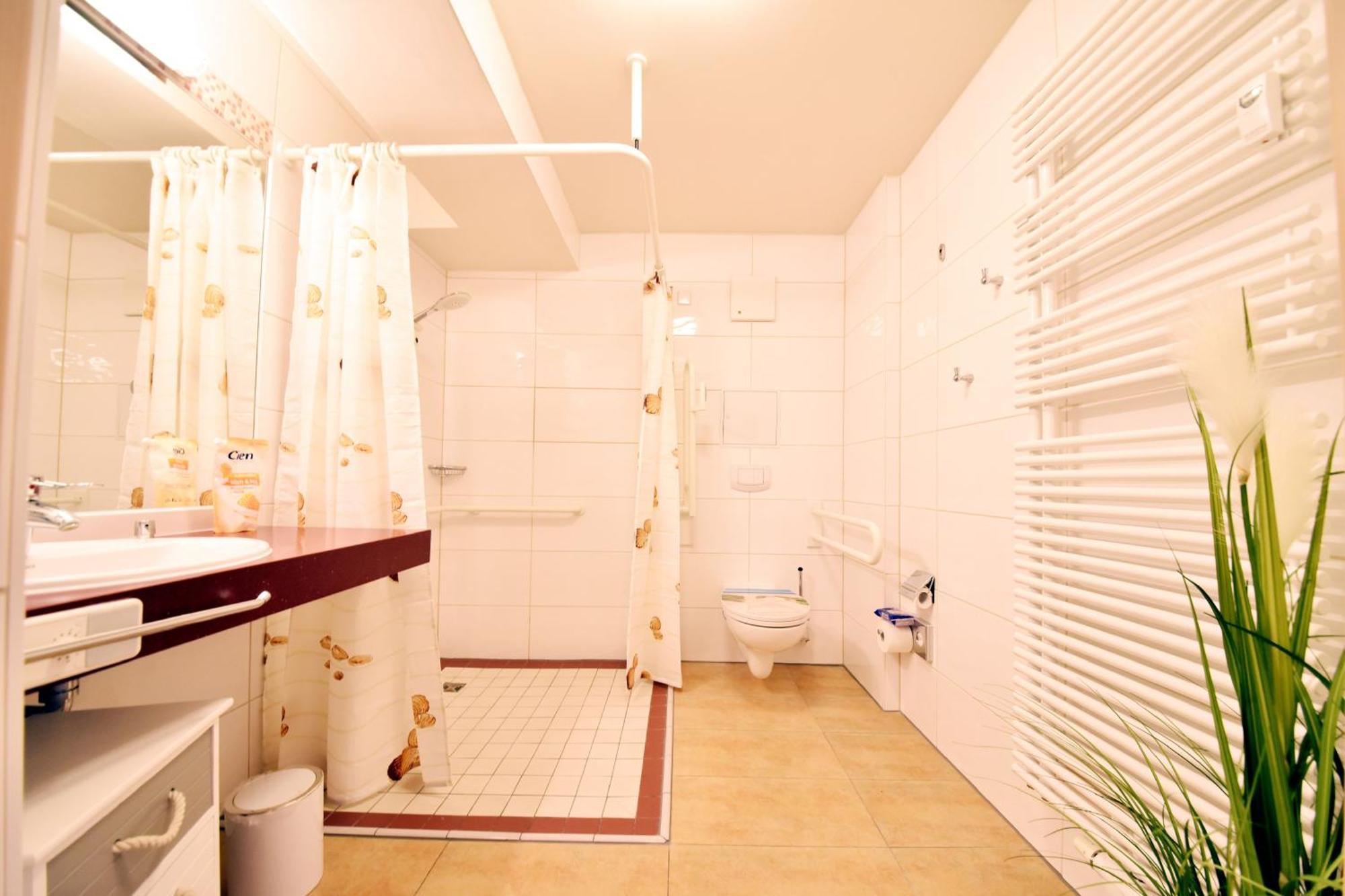 Ferienwohnung Traumduene Im Ostseebad Баабе Екстериор снимка